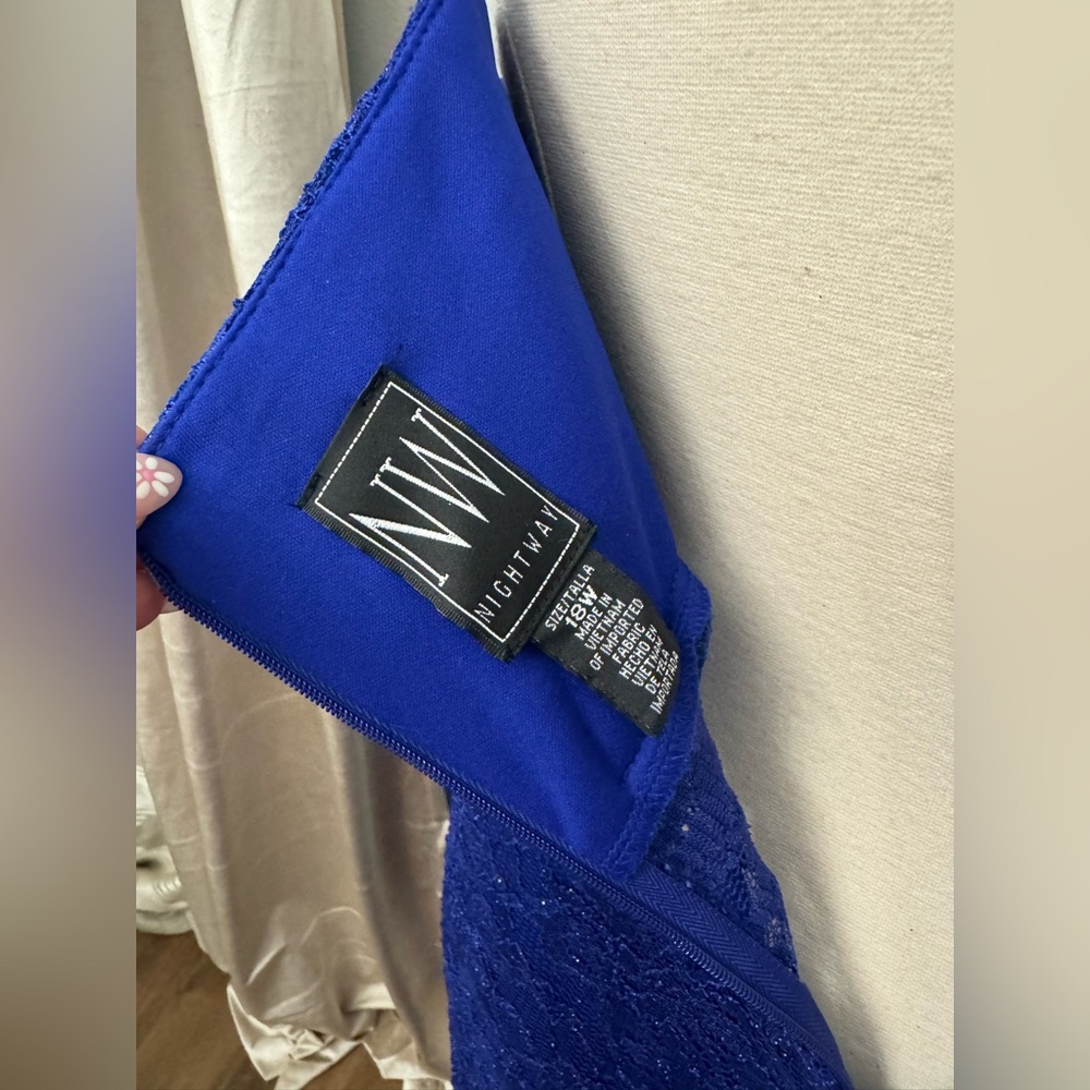 Plus Dress 💙 - Picture 9 of 11